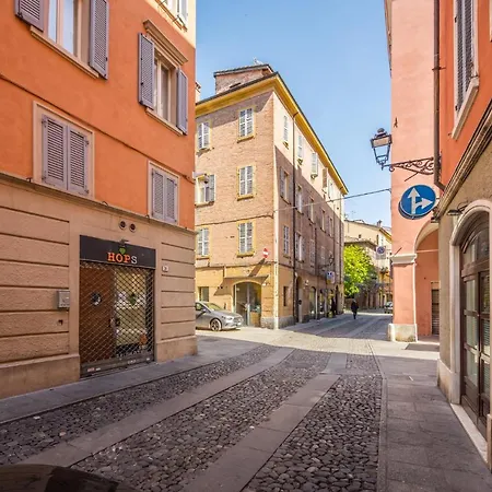 Emilia Urban Apartment